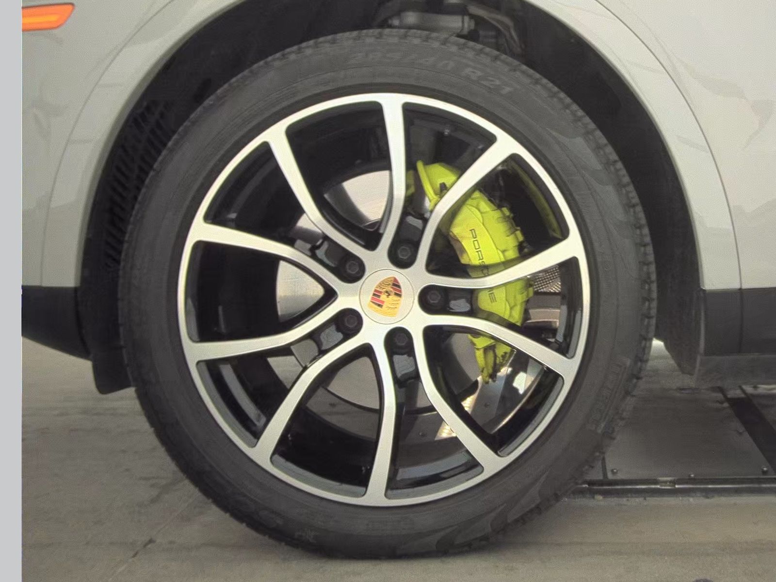 2023 Porsche Cayenne E-Hybrid AWD