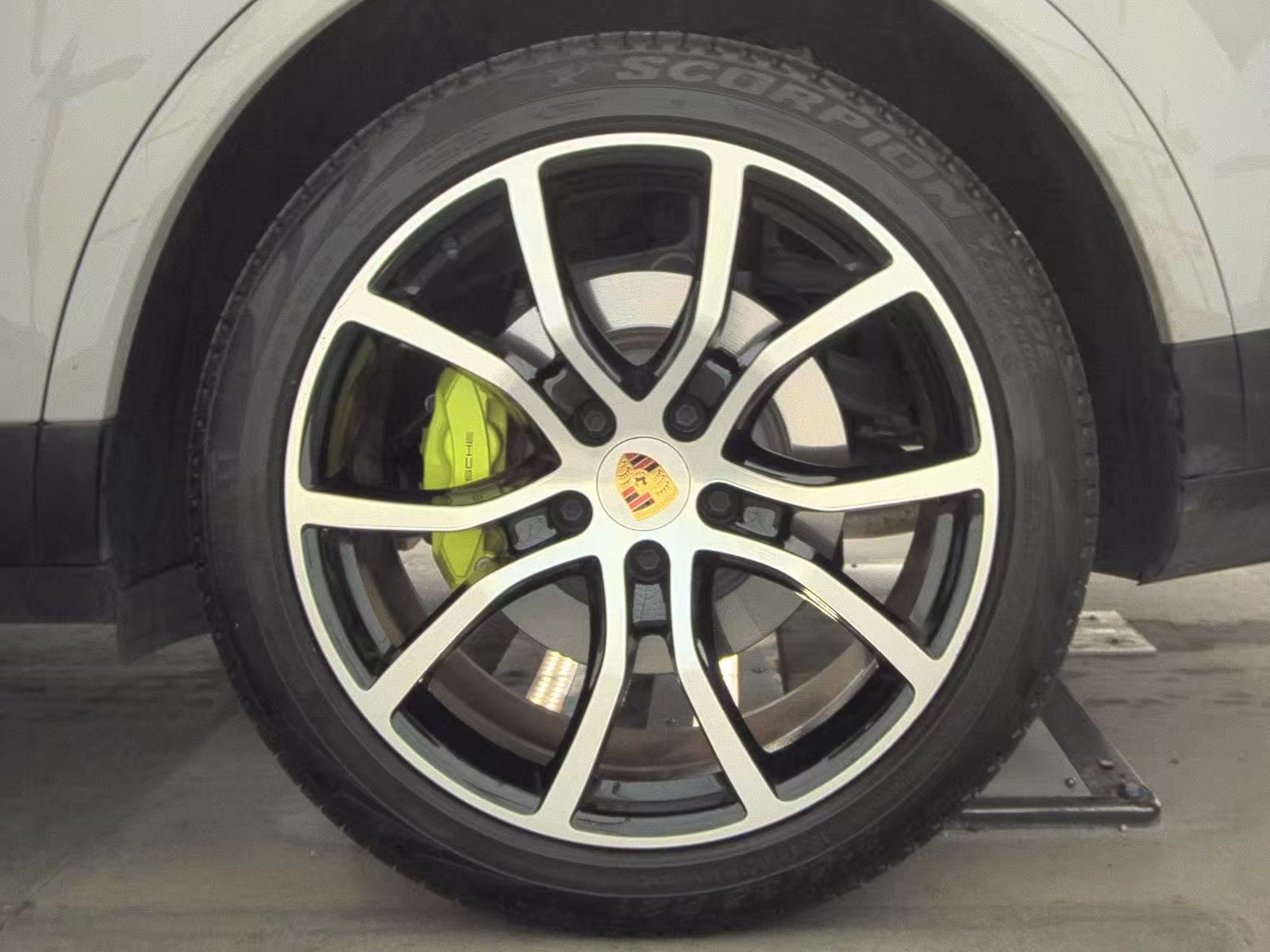 2023 Porsche Cayenne E-Hybrid AWD