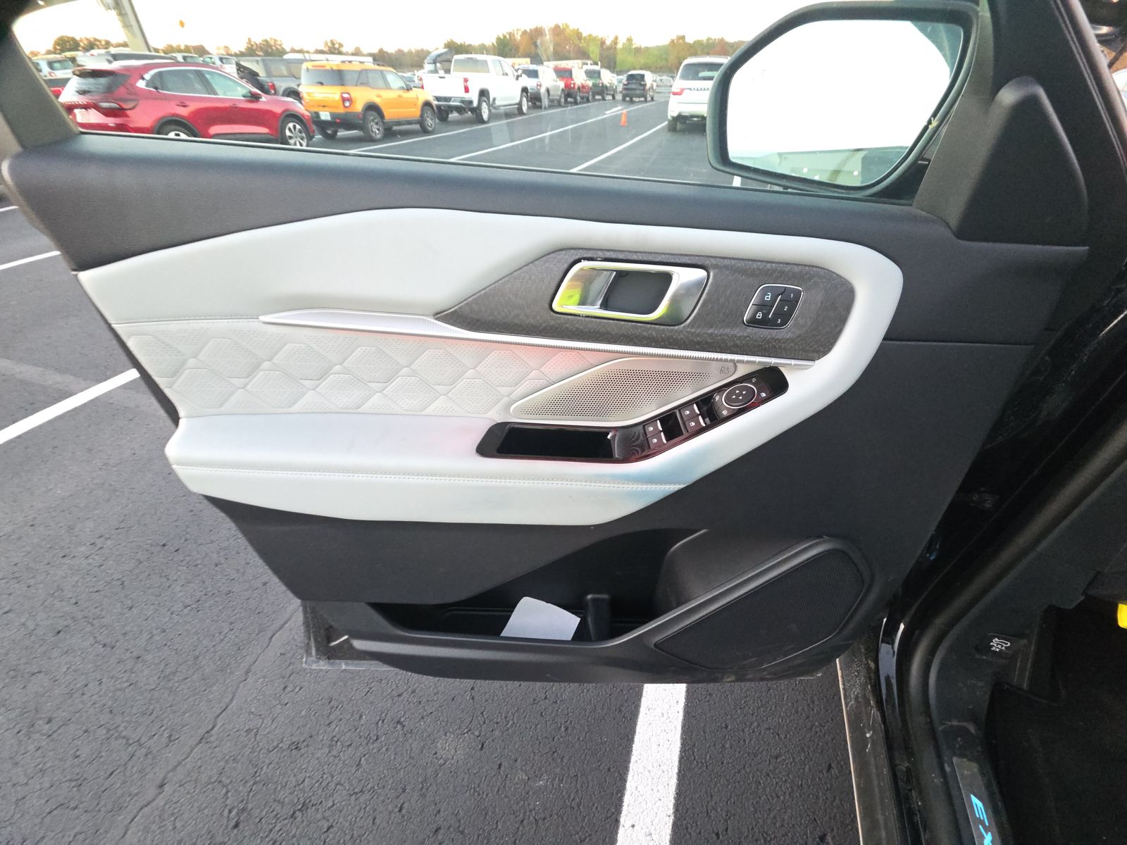 2025 Ford Explorer Platinum AWD