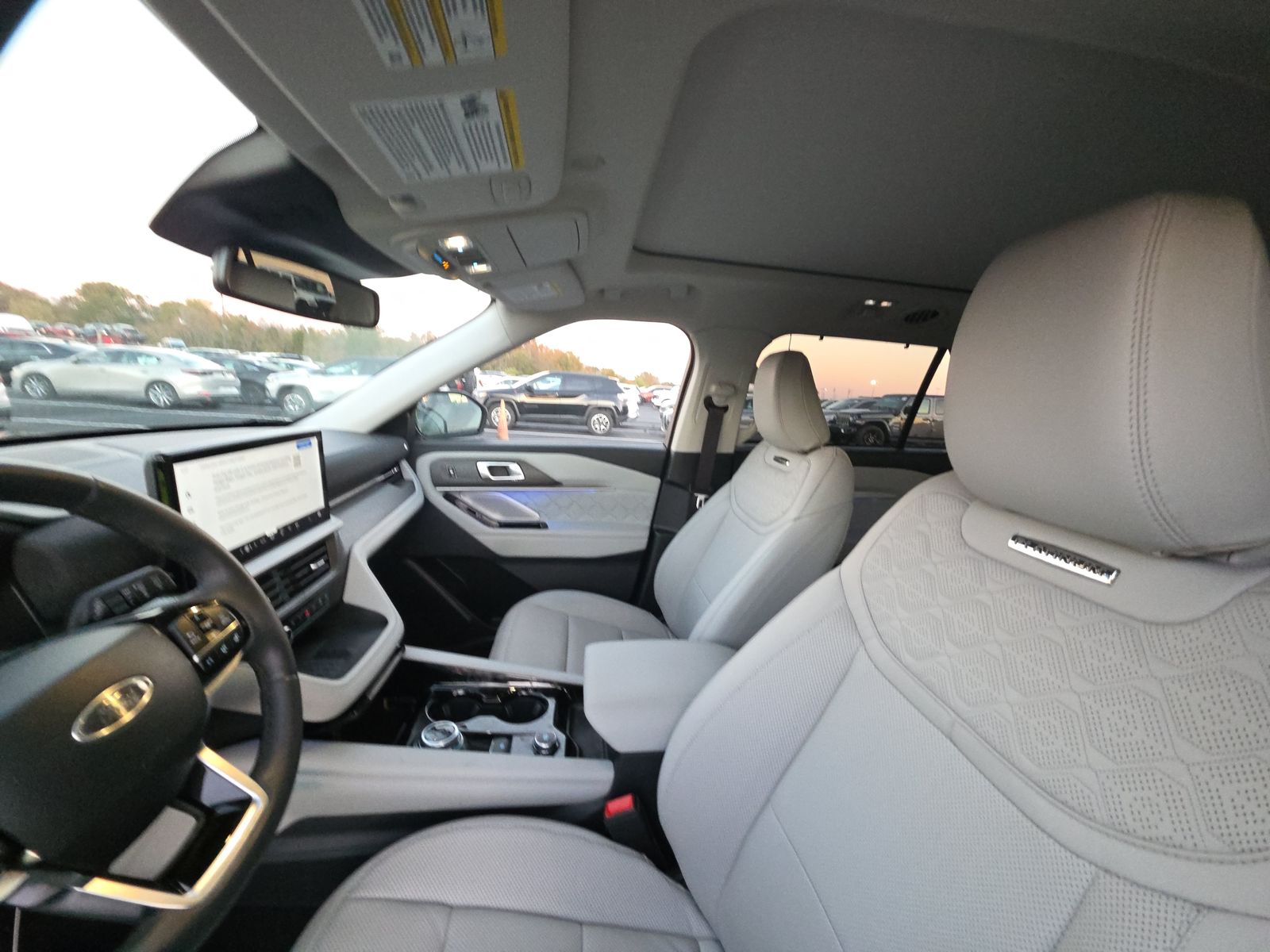 2025 Ford Explorer Platinum AWD