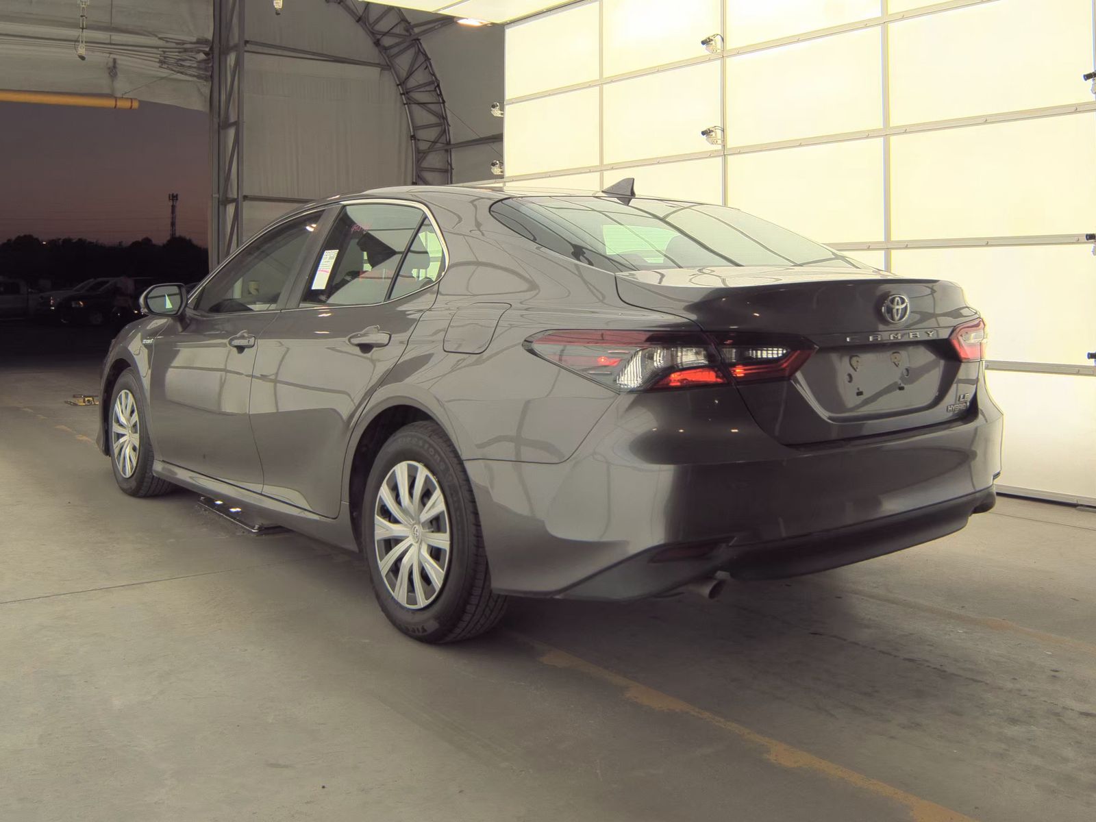2021 Toyota Camry Hybrid LE FWD