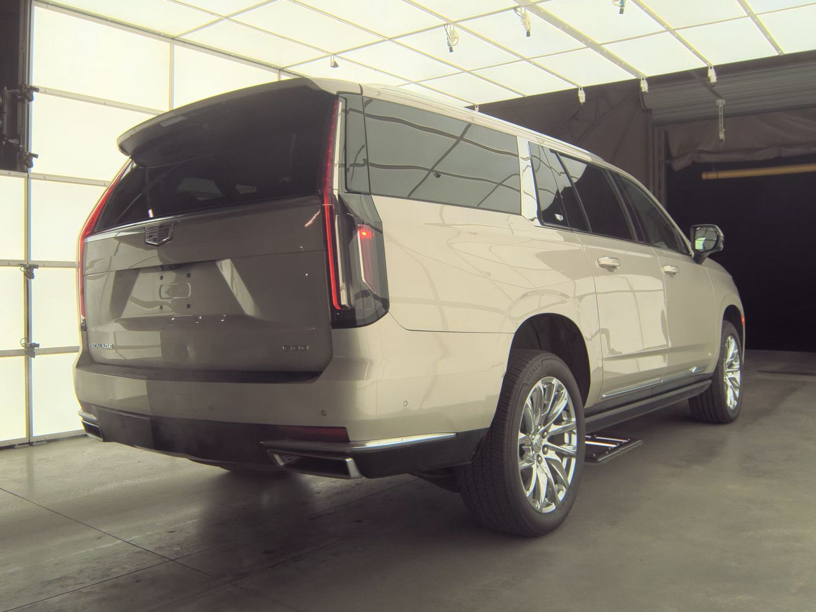 2023 Cadillac Escalade ESV Premium Luxury Platinum AWD