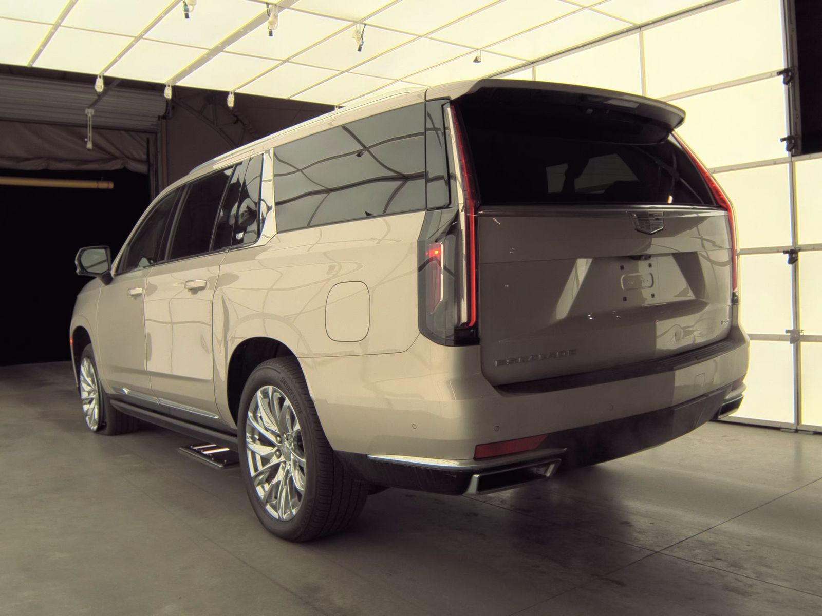 2023 Cadillac Escalade ESV Premium Luxury Platinum AWD