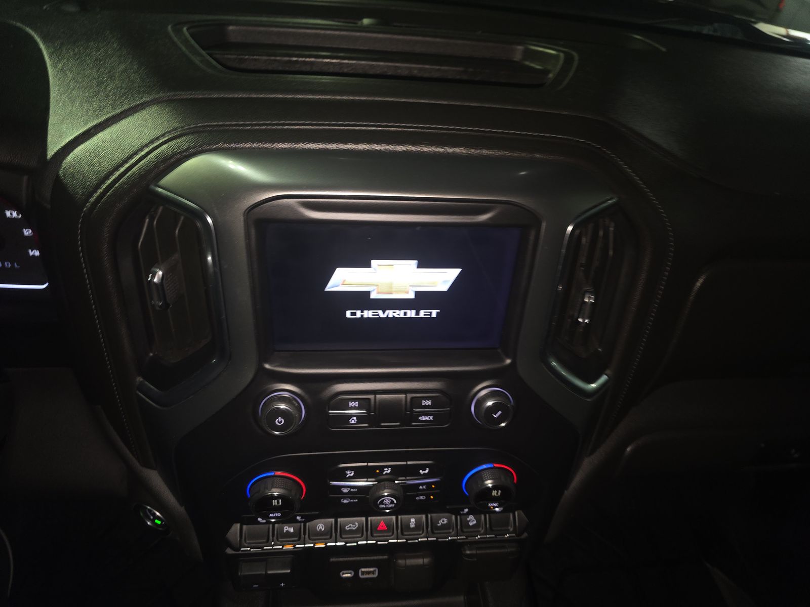 2019 Chevrolet Silverado 1500 RST AWD