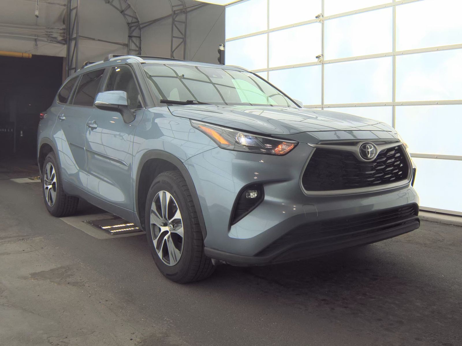 2023 Toyota Highlander XLE FWD