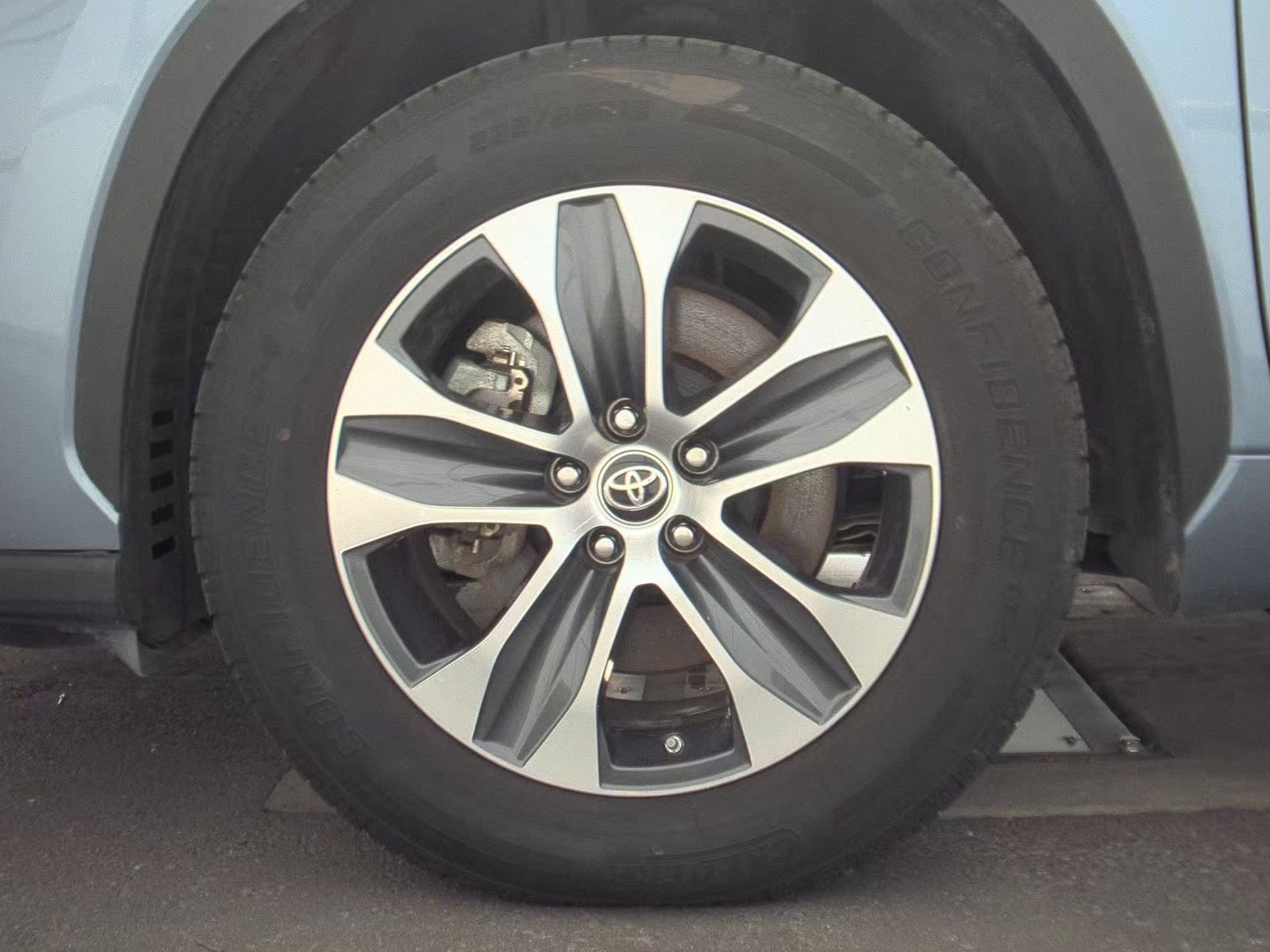 2023 Toyota Highlander XLE FWD