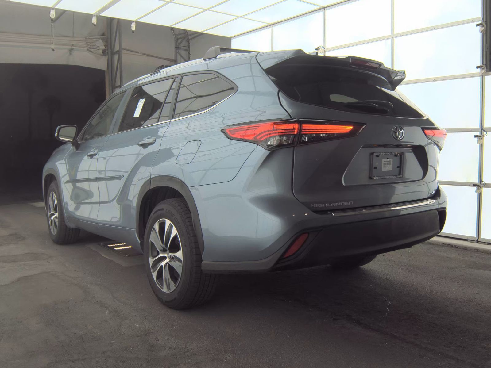 2023 Toyota Highlander XLE FWD