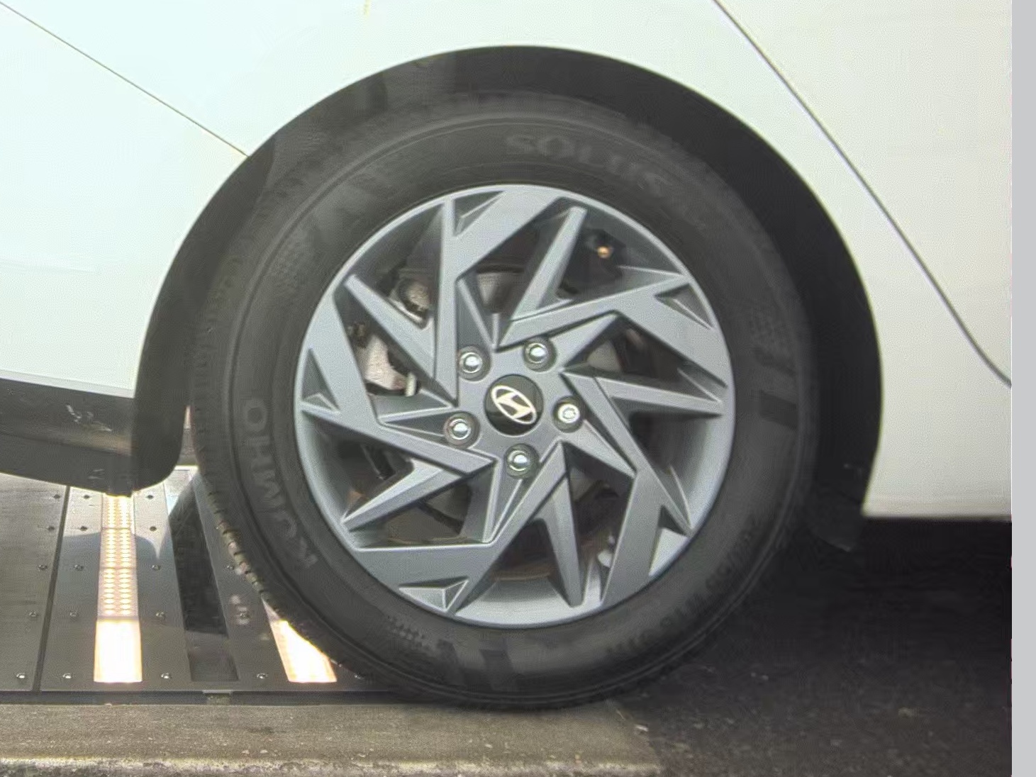 2024 Hyundai Elantra SEL FWD