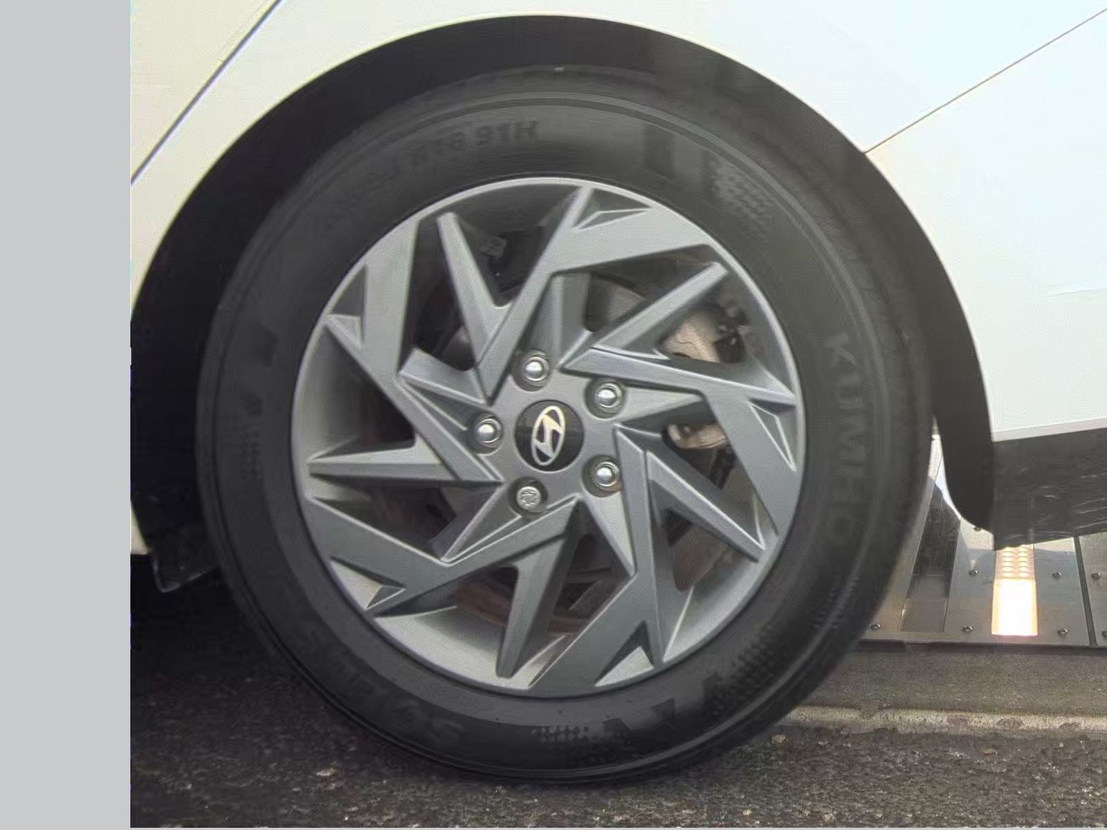 2024 Hyundai Elantra SEL FWD