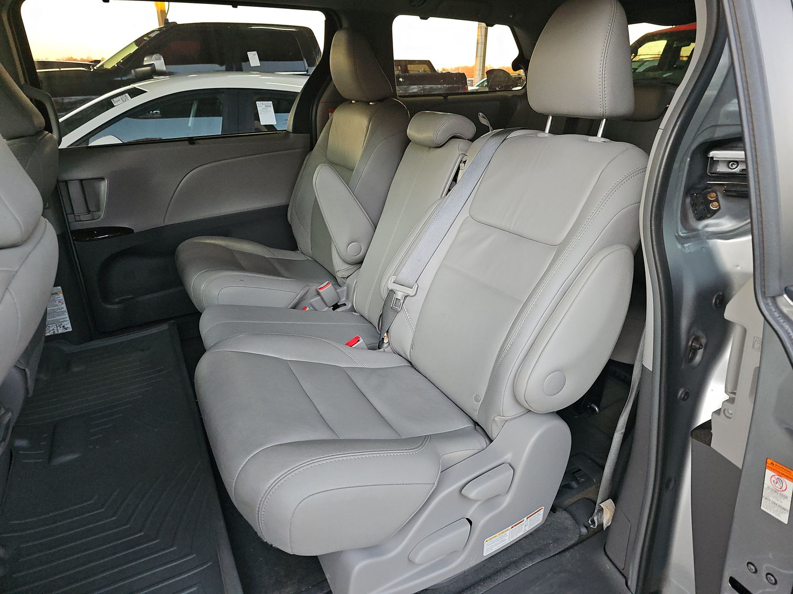 2017 Toyota Sienna XLE Premium FWD