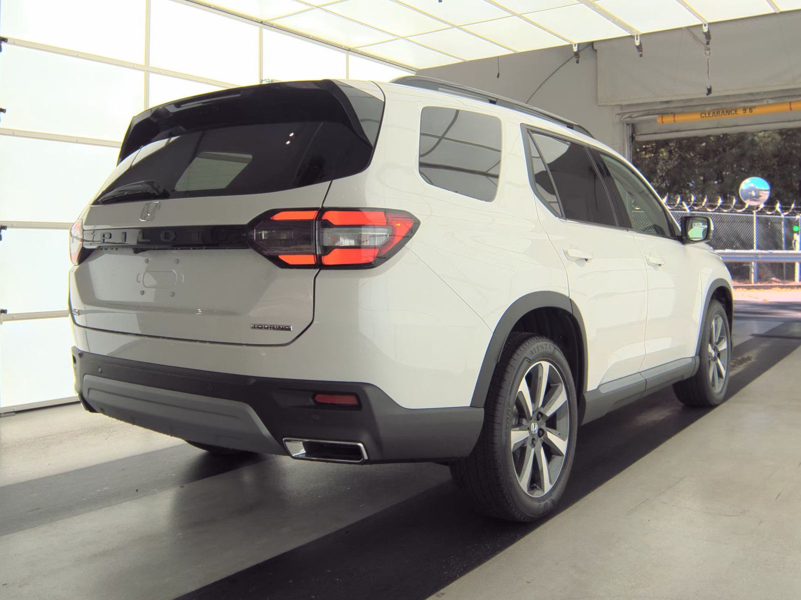 2025 Honda Pilot Touring AWD