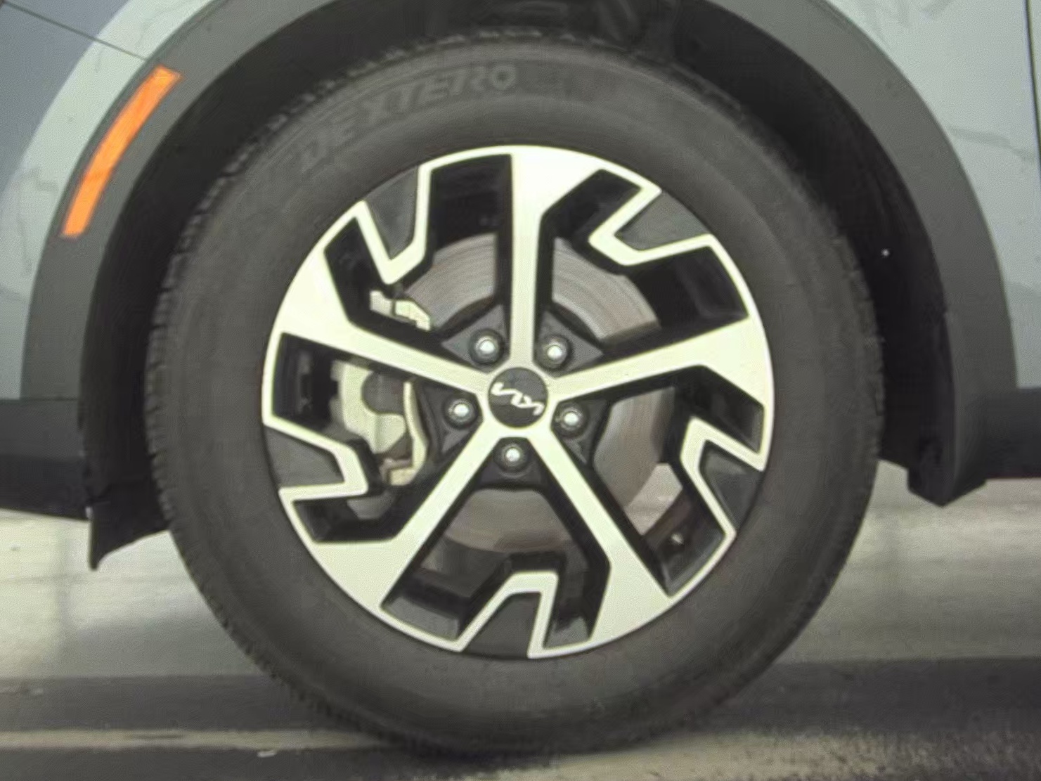 2025 Kia Sportage EX FWD