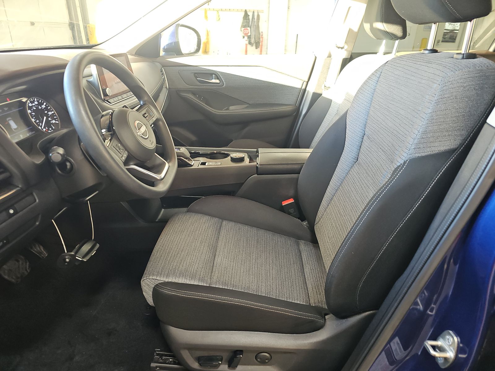 2023 Nissan Rogue SV AWD