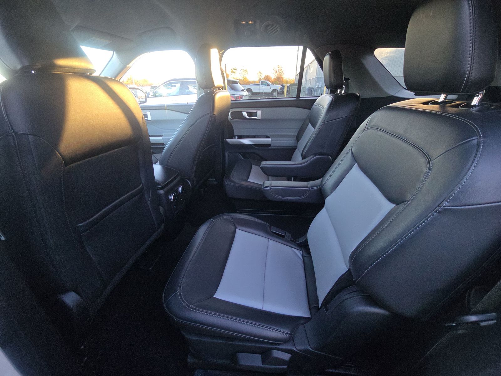 2023 Ford Explorer XLT AWD