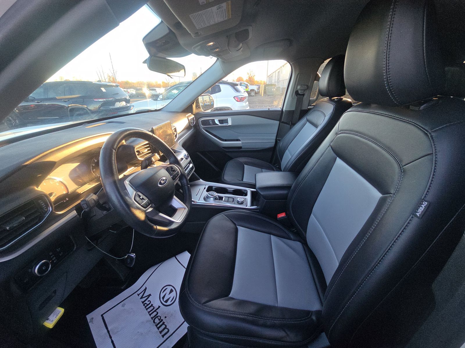 2023 Ford Explorer XLT AWD