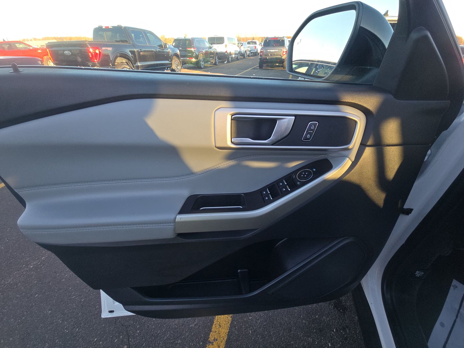 2023 Ford Explorer XLT AWD