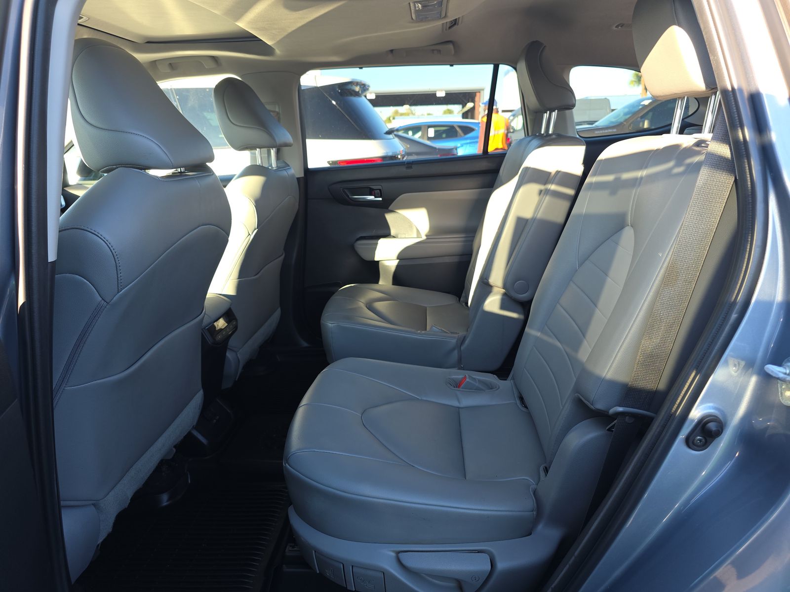 2023 Toyota Highlander XLE FWD