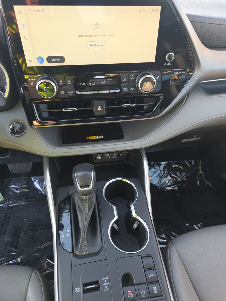 2023 Toyota Highlander XLE FWD