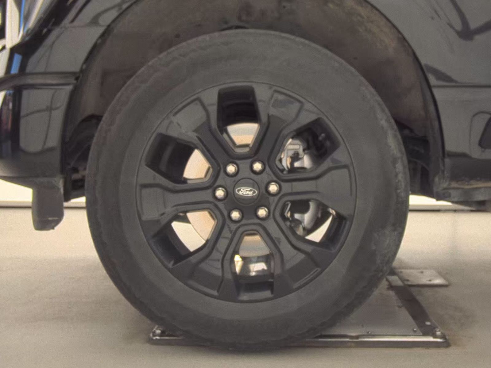 2023 Ford F-150 Lariat AWD