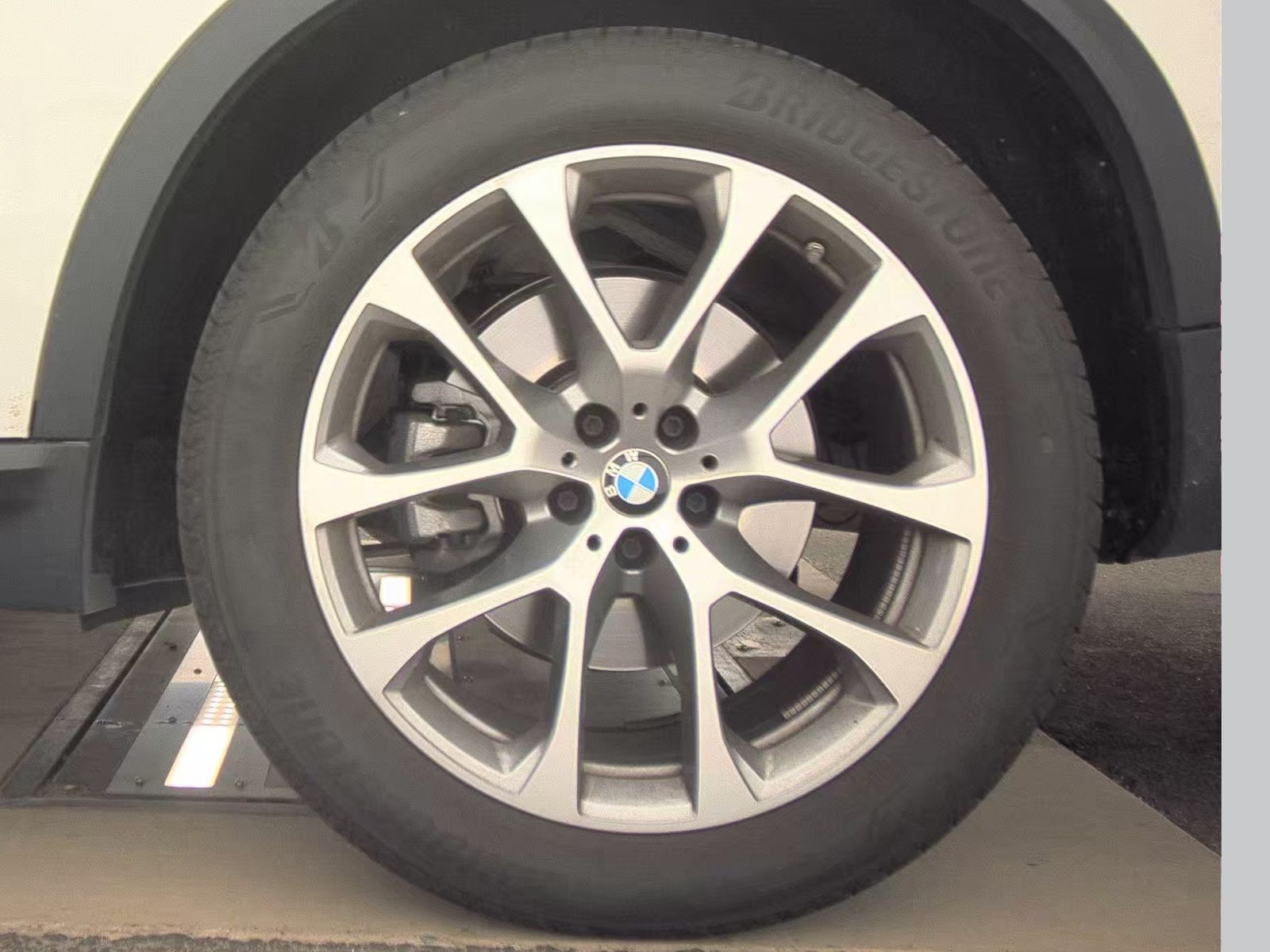 2025 BMW X5 xDrive40i AWD