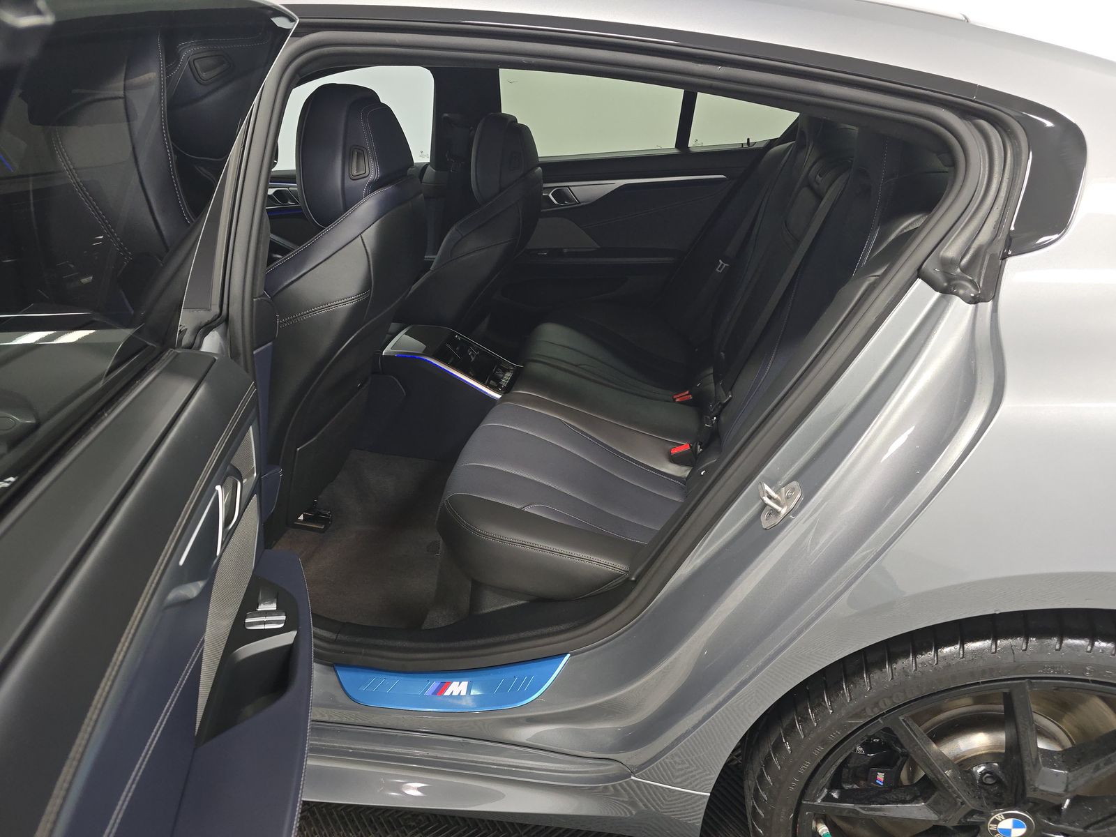 2024 BMW 8 Series 840i RWD