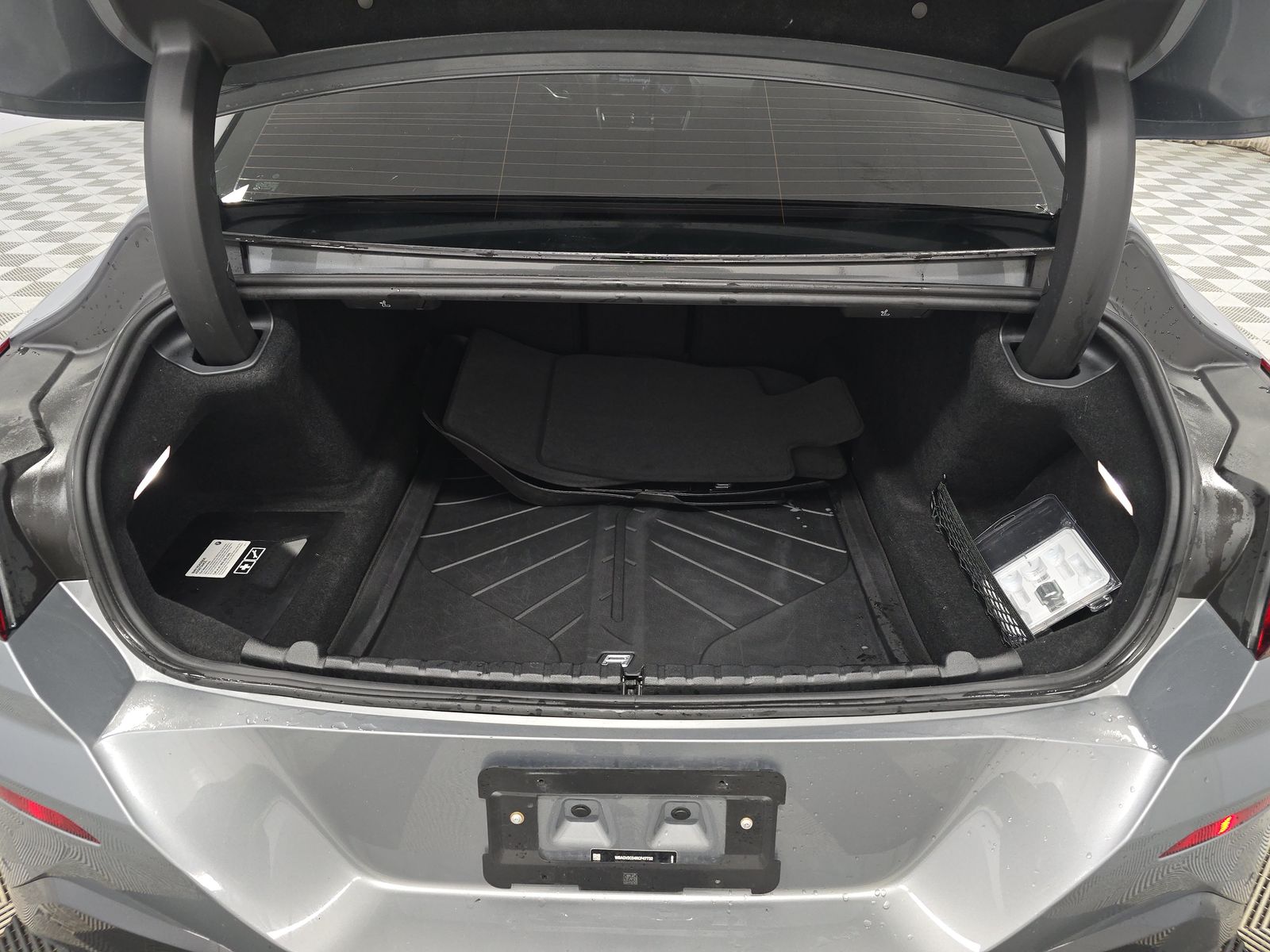 2024 BMW 8 Series 840i RWD