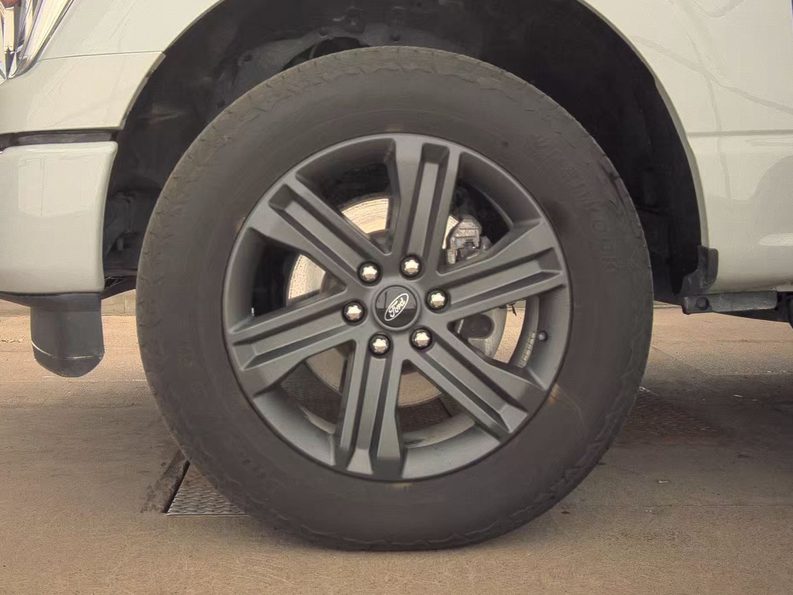 2023 Ford F-150 Lariat AWD