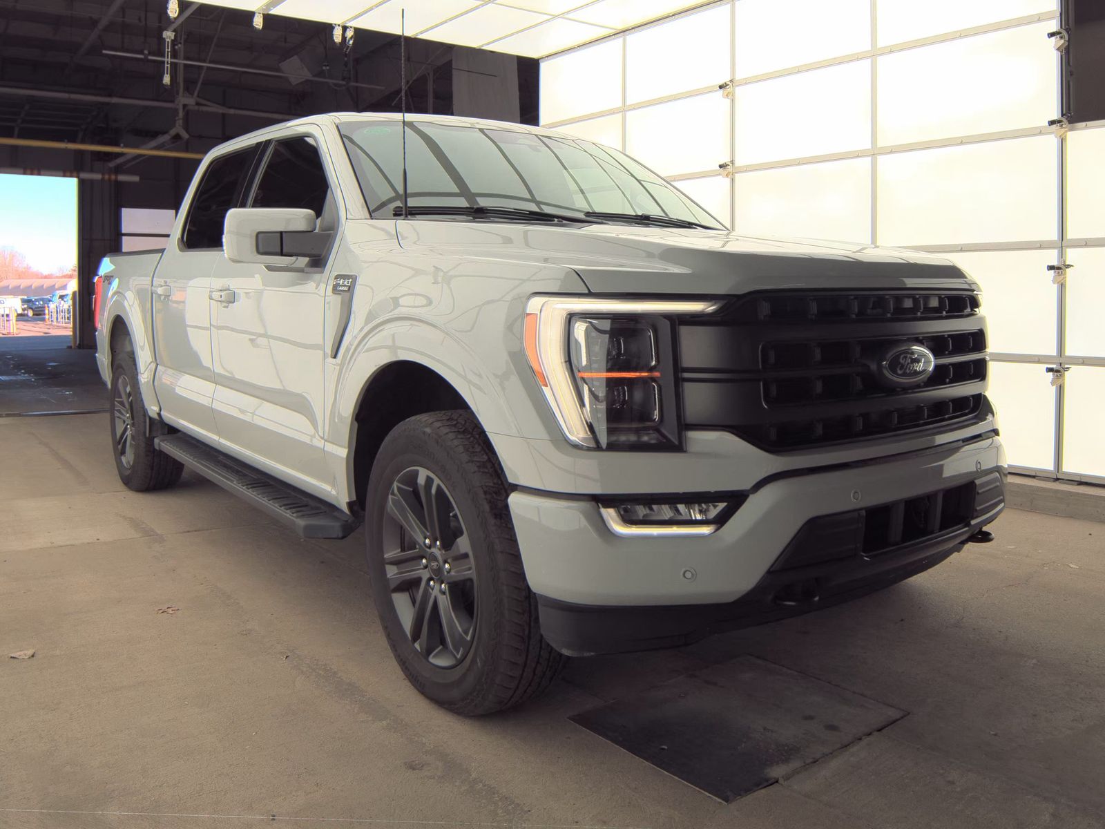 2023 Ford F-150 Lariat AWD