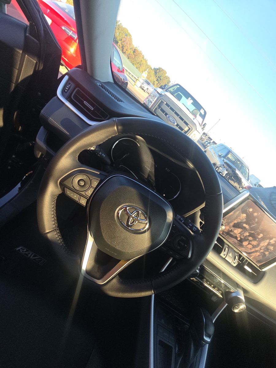 2023 Toyota RAV4 XLE Premium FWD