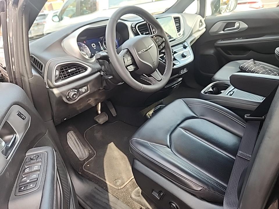 2023 Chrysler Pacifica Touring L AWD