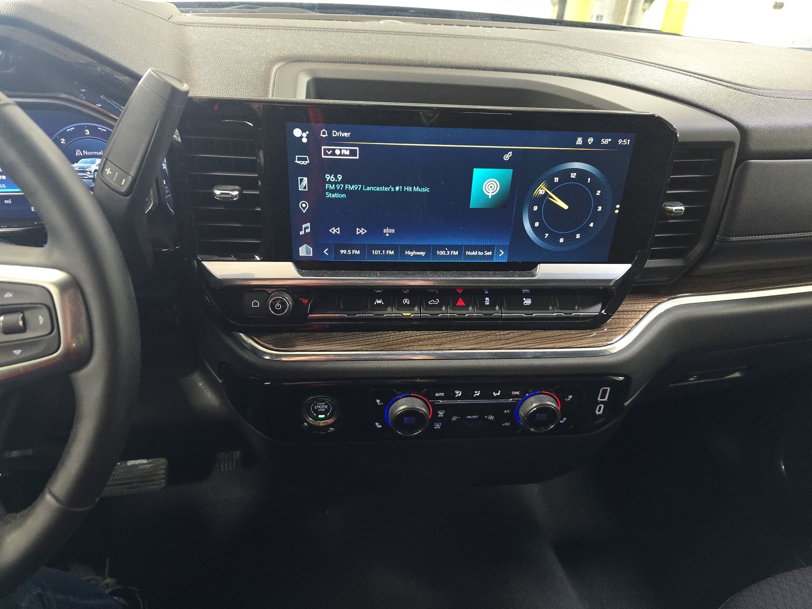 2024 Chevrolet Silverado 1500 LT AWD