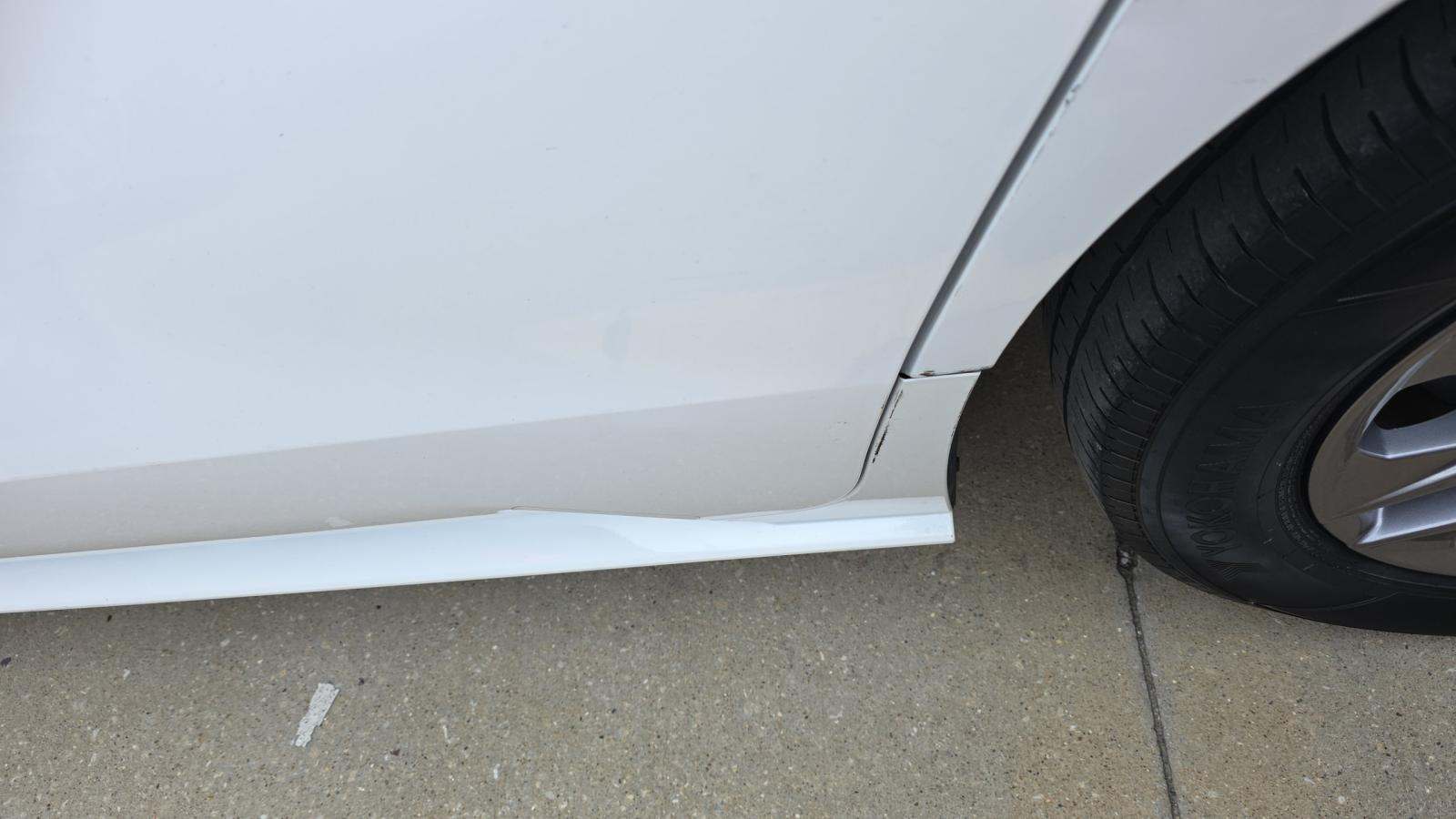 2024 Toyota Sienna LE FWD