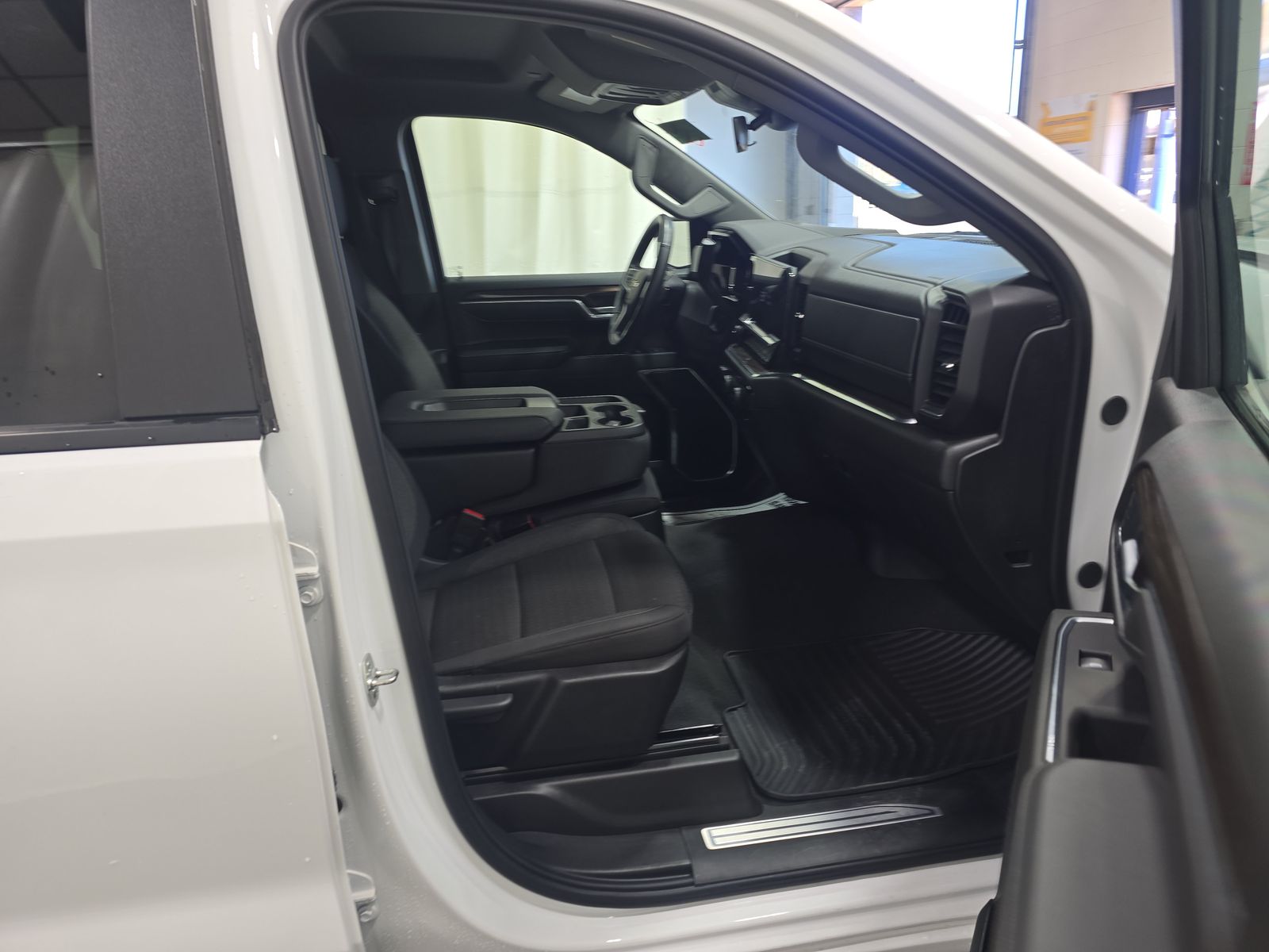 2025 Chevrolet Silverado 1500 LT AWD