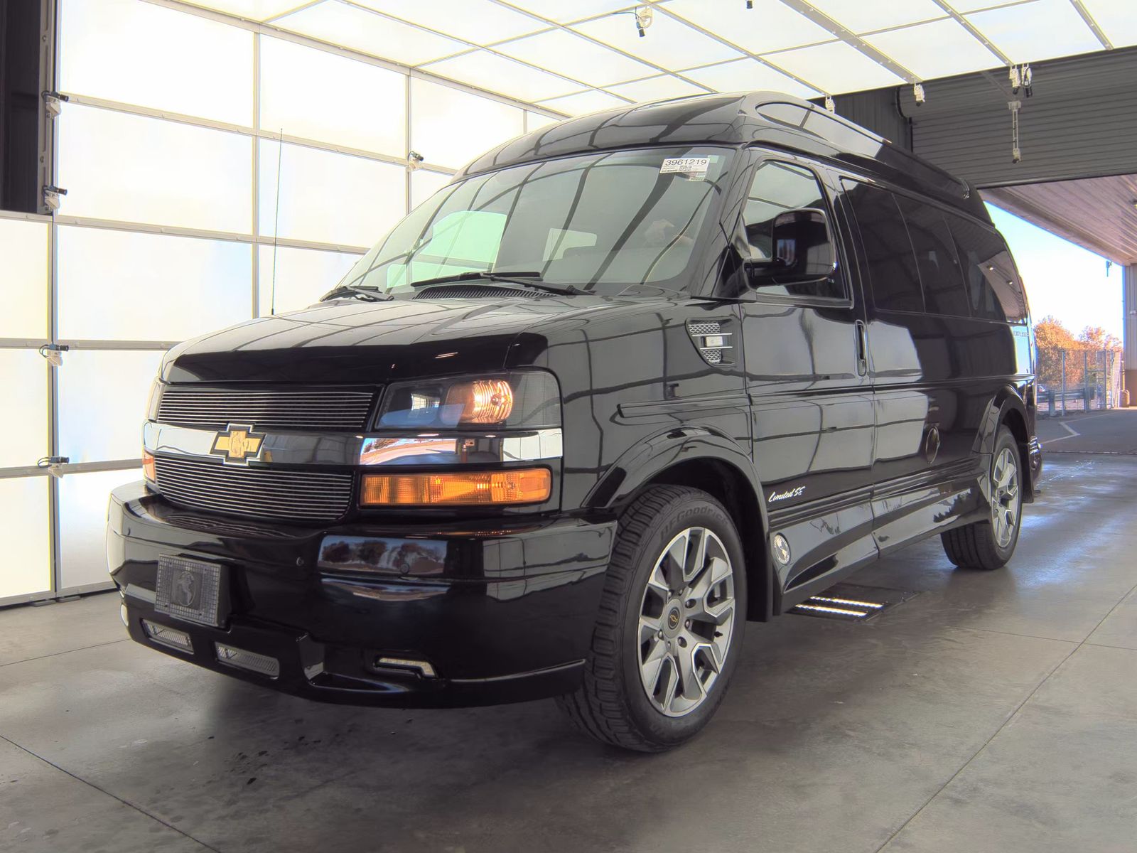 2022 Chevrolet Express Cargo Work Van's photo