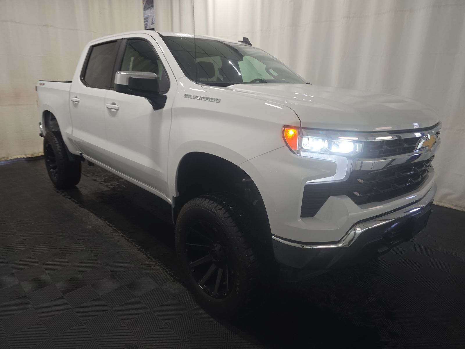 2025 Chevrolet Silverado 1500 LT AWD