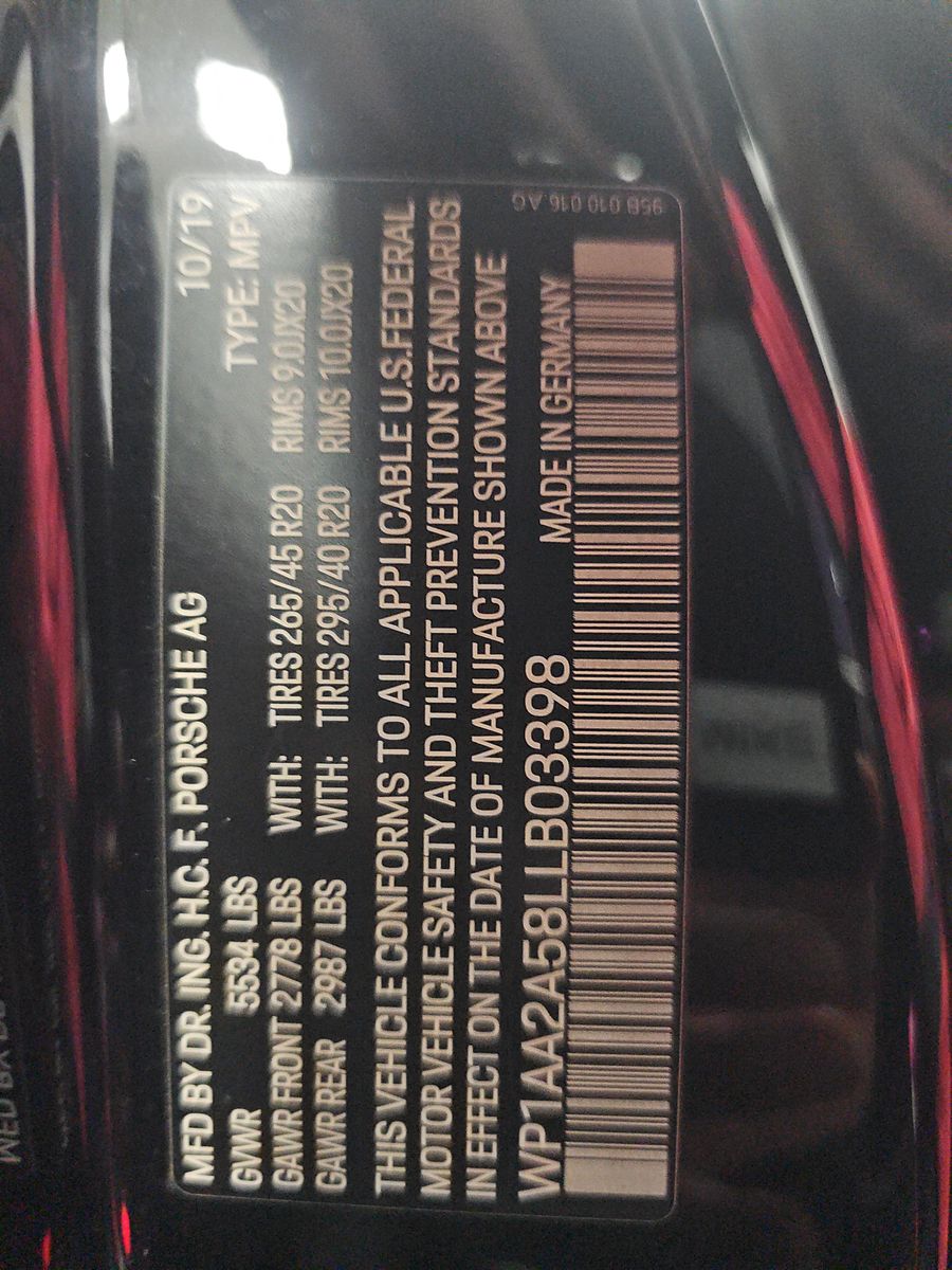 2020 Porsche Macan Base AWD