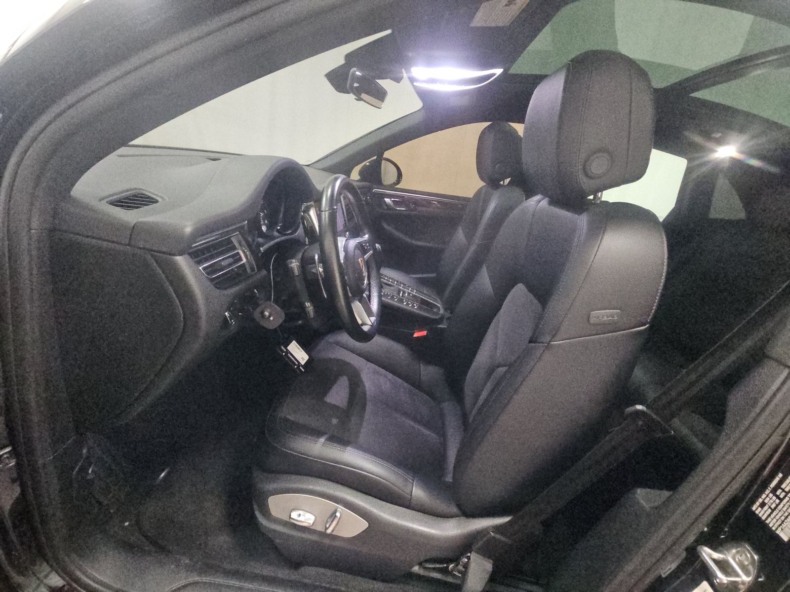 2020 Porsche Macan Base AWD