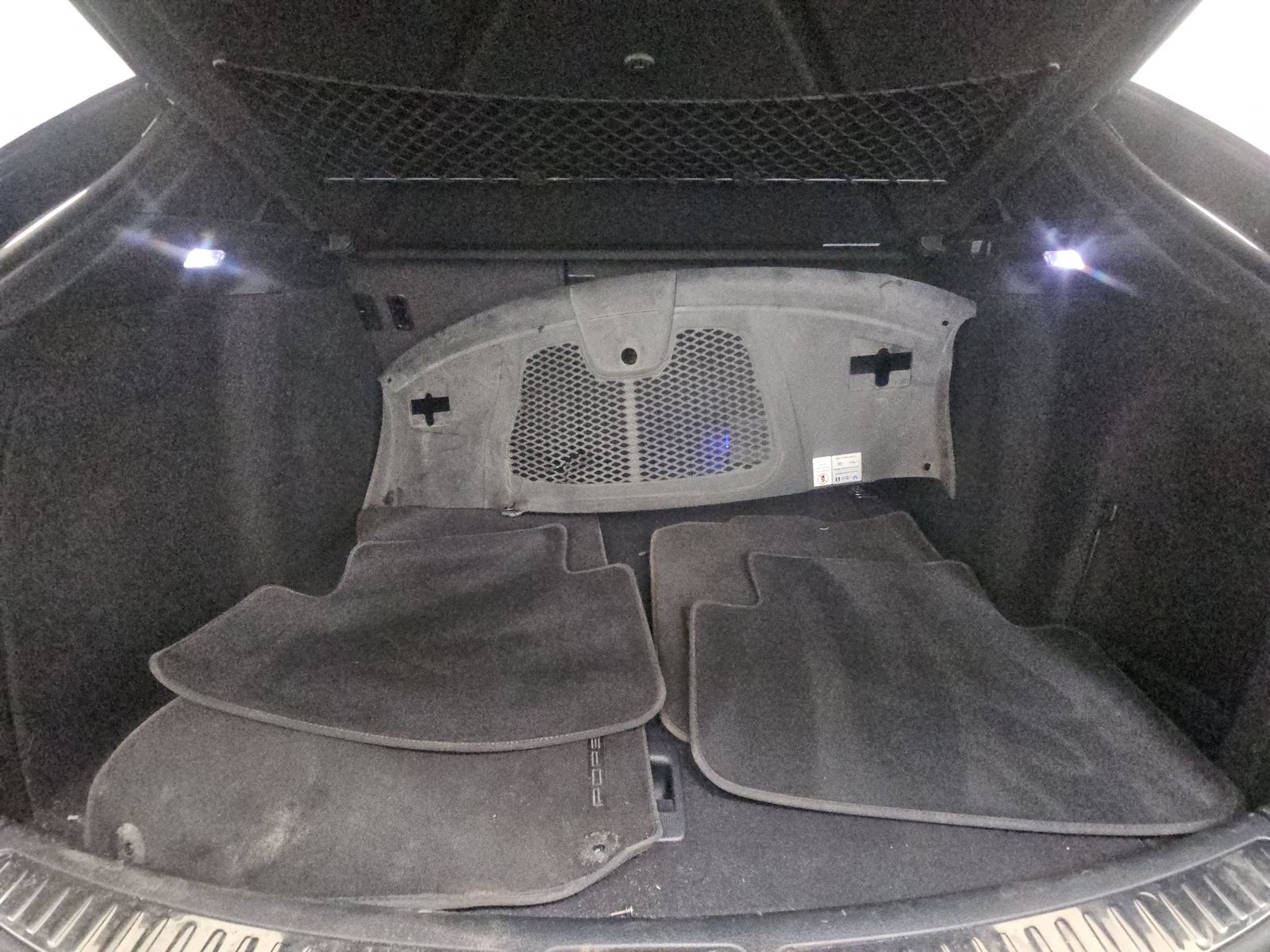 2020 Porsche Macan Base AWD