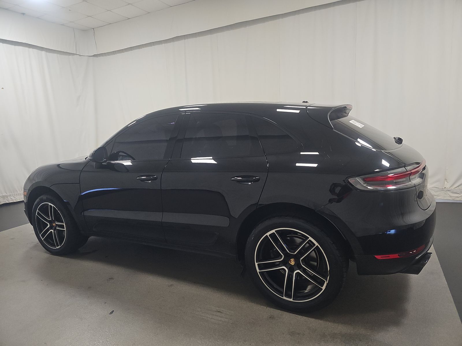 2020 Porsche Macan Base AWD