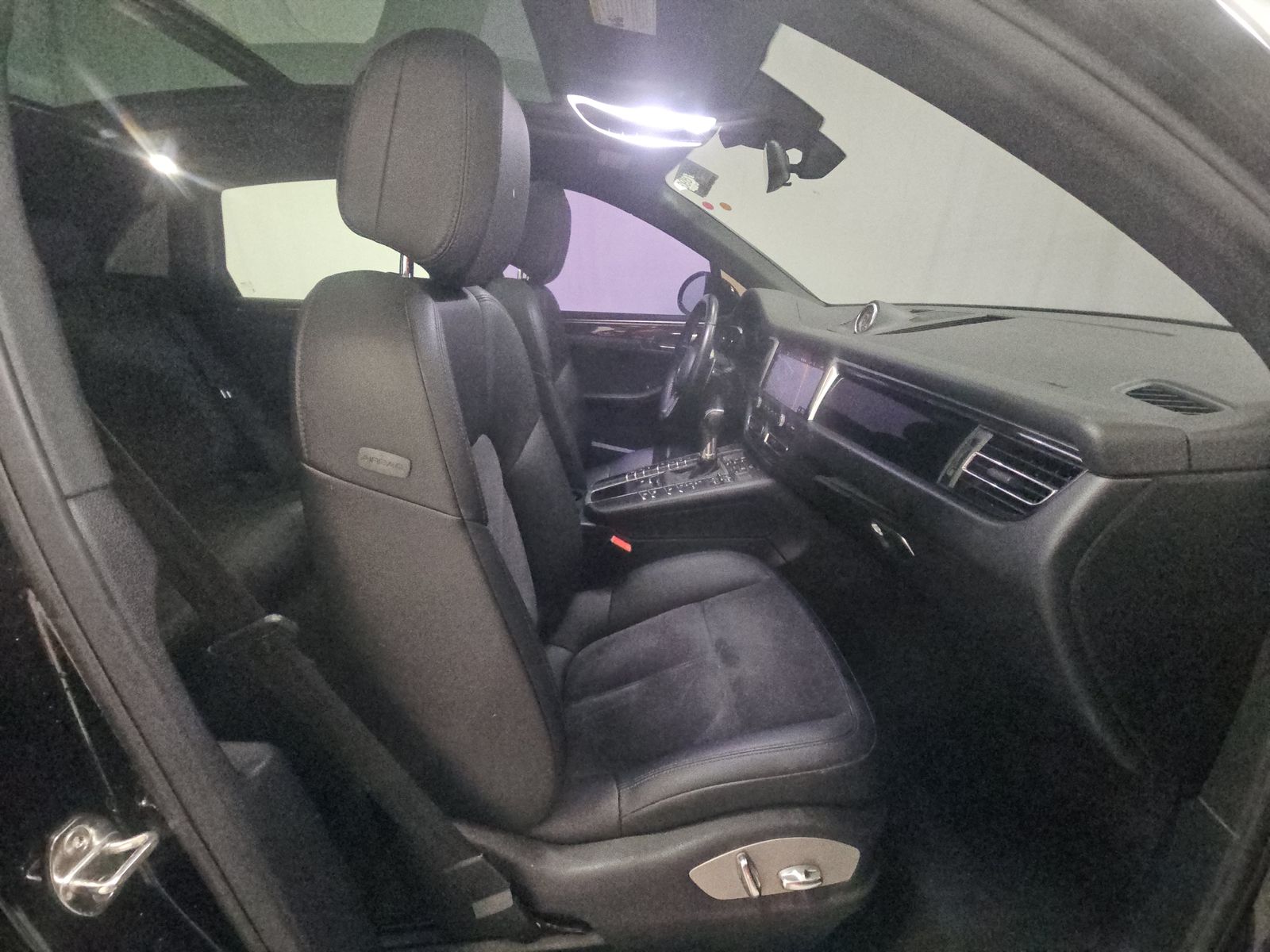 2020 Porsche Macan Base AWD