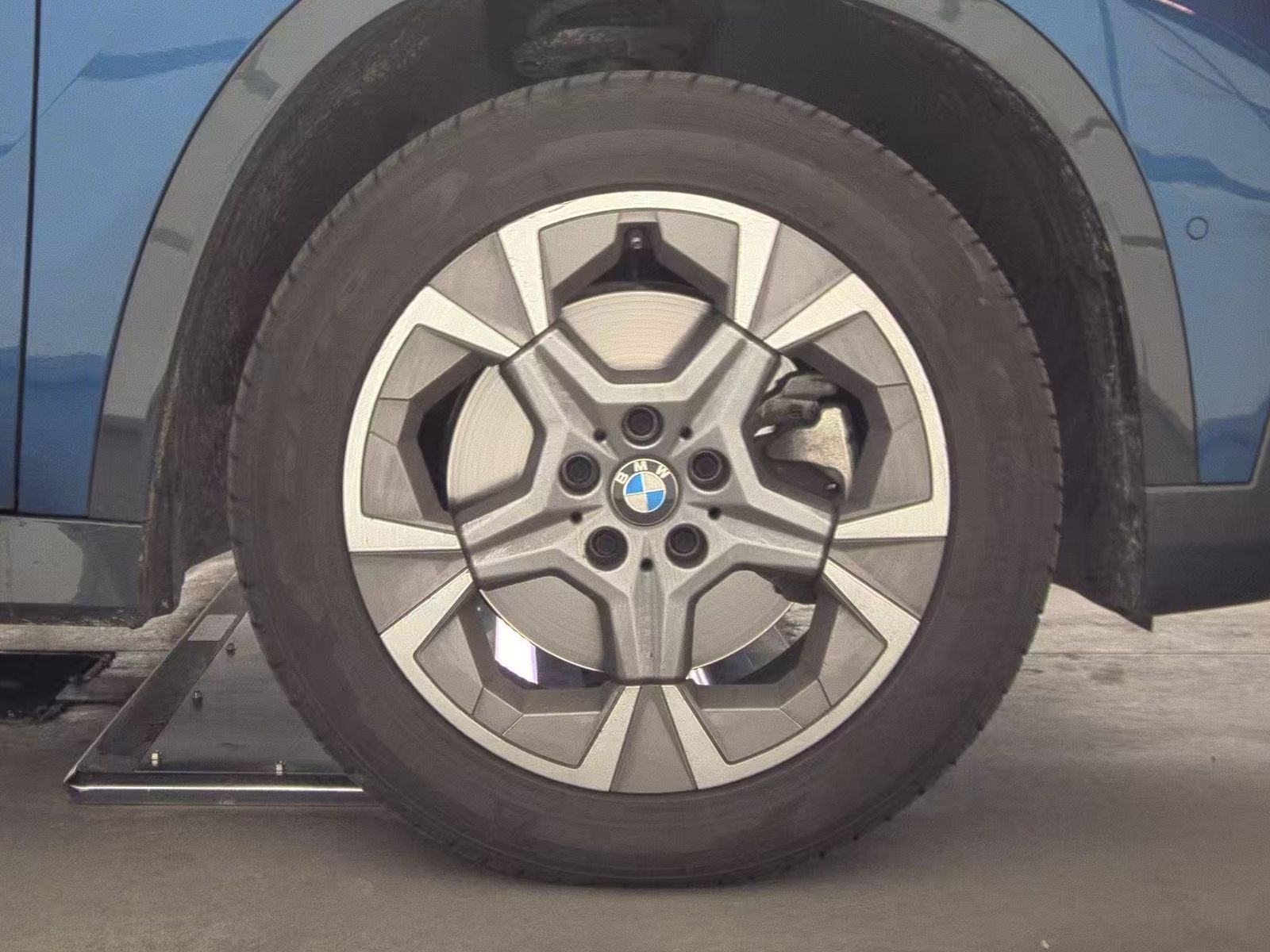 2025 BMW X1 xDrive28i AWD