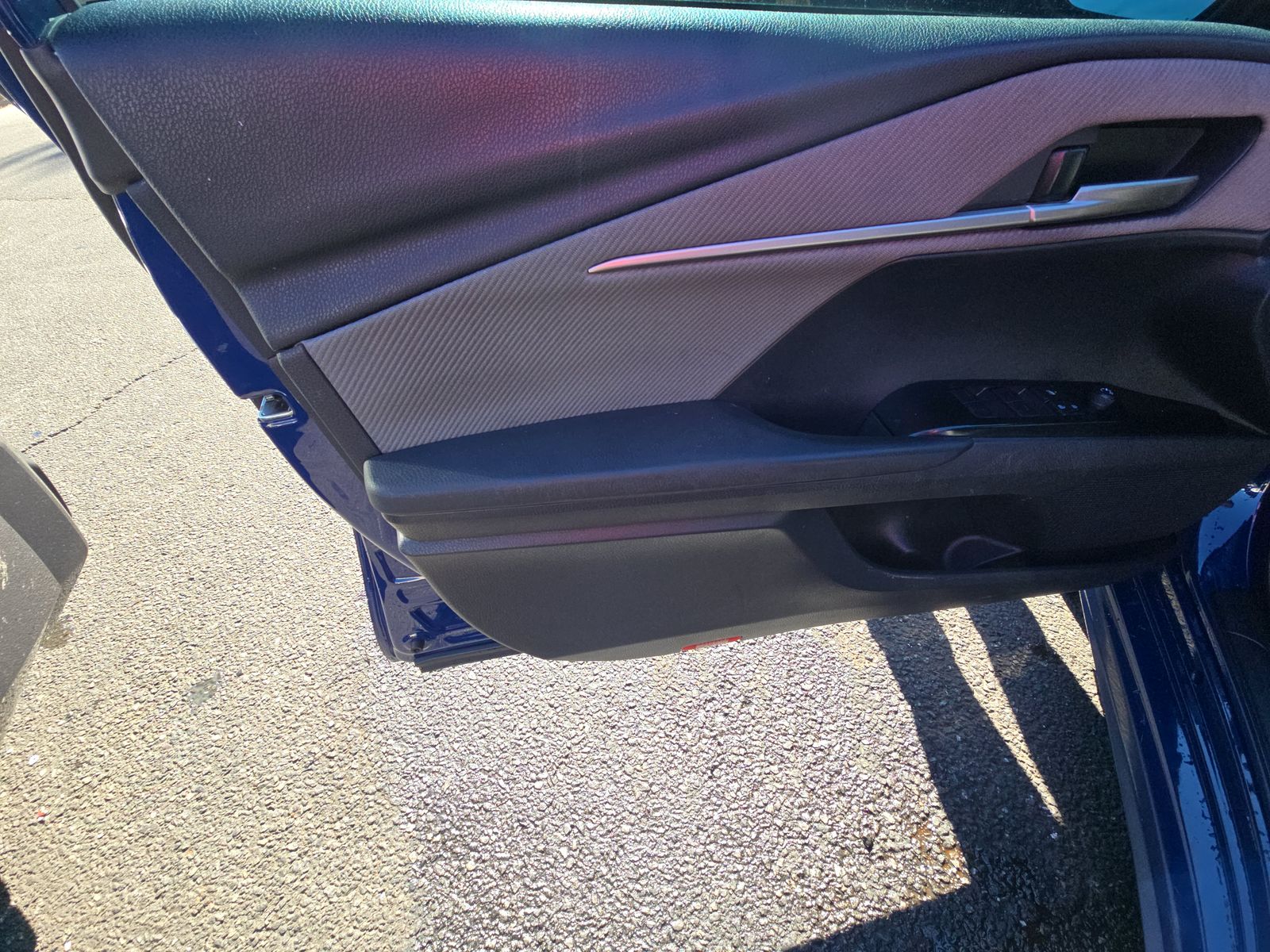 2025 Toyota Camry SE FWD