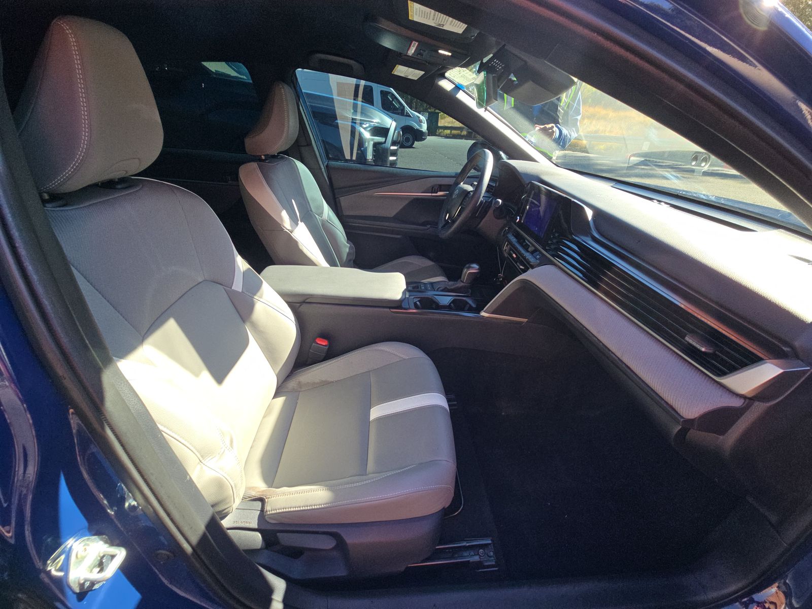 2025 Toyota Camry SE FWD