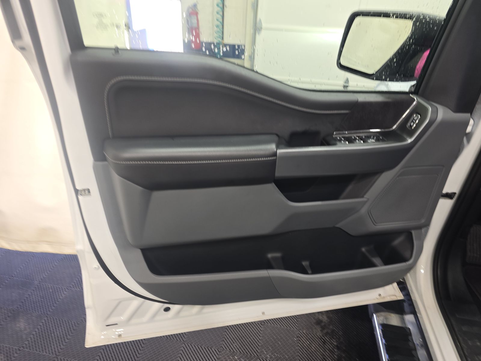 2025 Ford F-150 XLT AWD