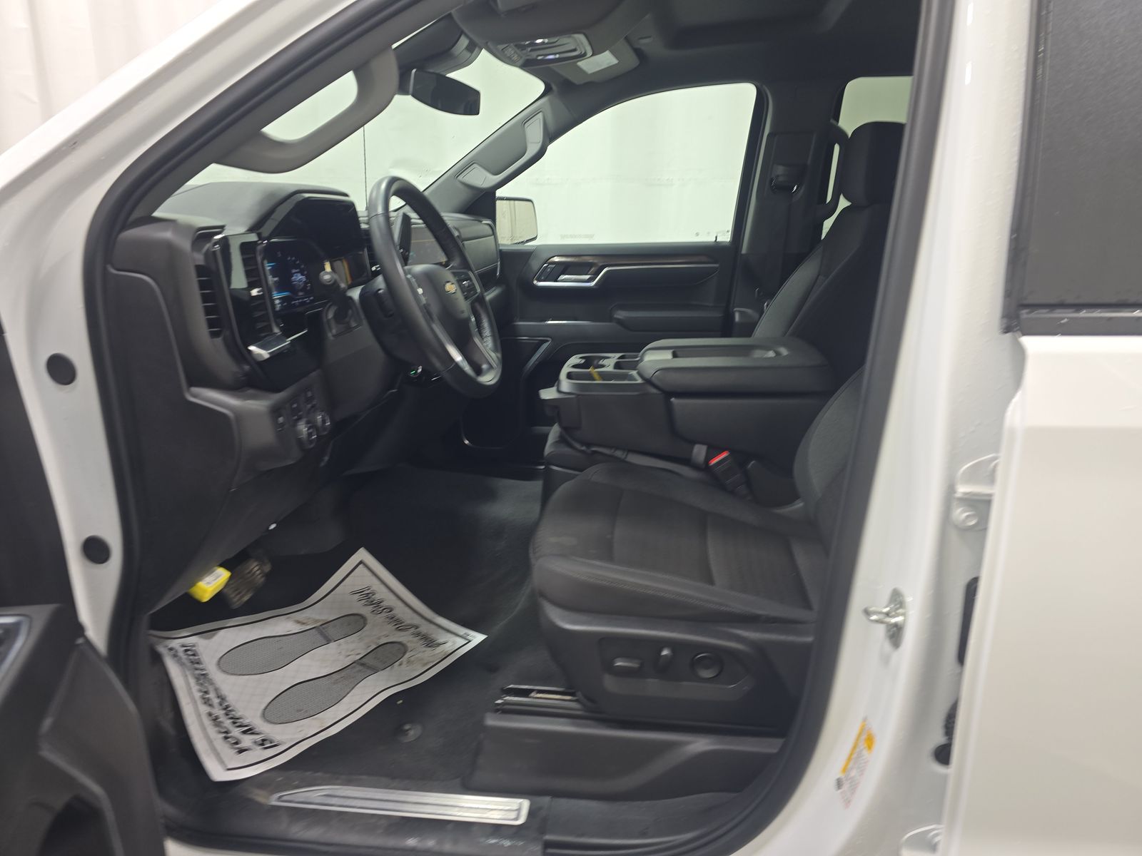 2025 Chevrolet Silverado 1500 LT AWD