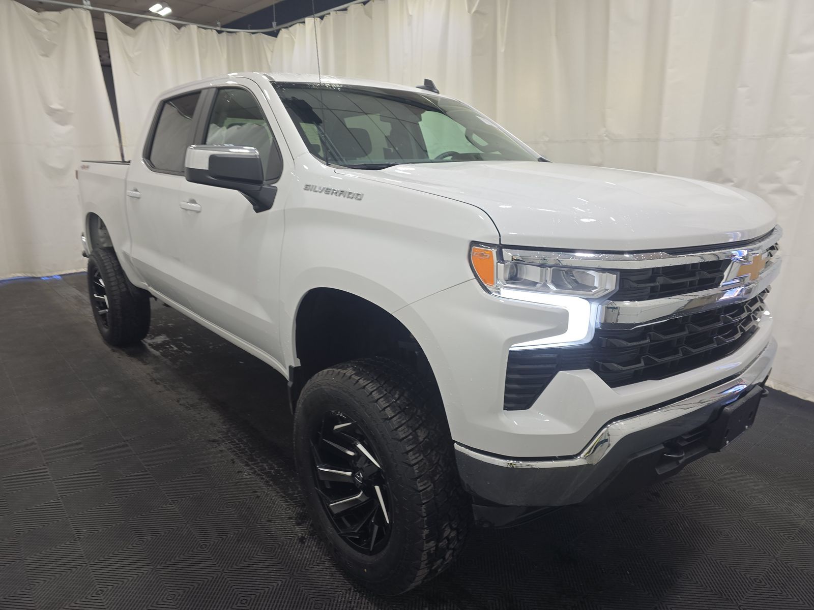 2025 Chevrolet Silverado 1500 LT AWD