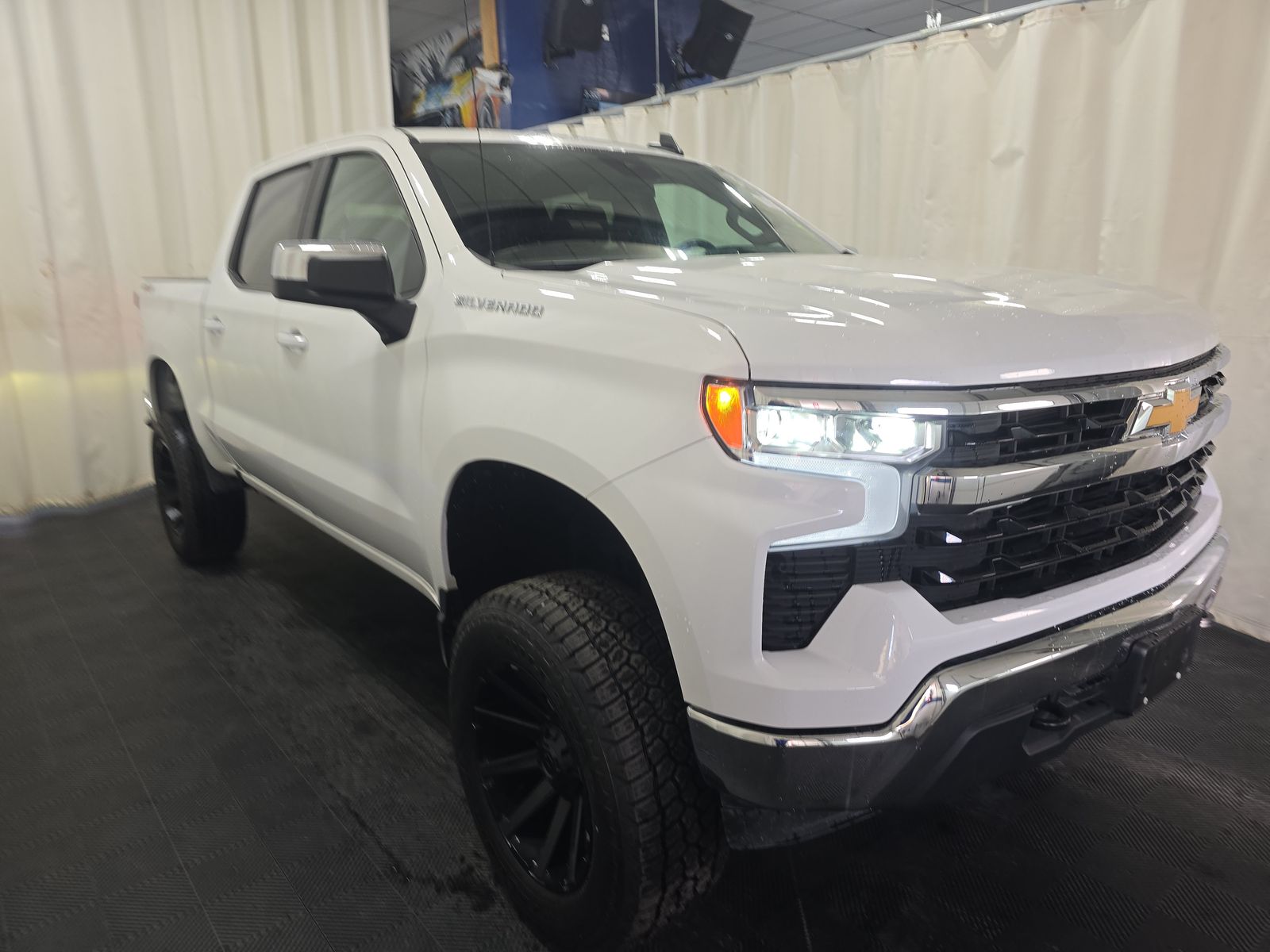 2025 Chevrolet Silverado 1500 LT AWD