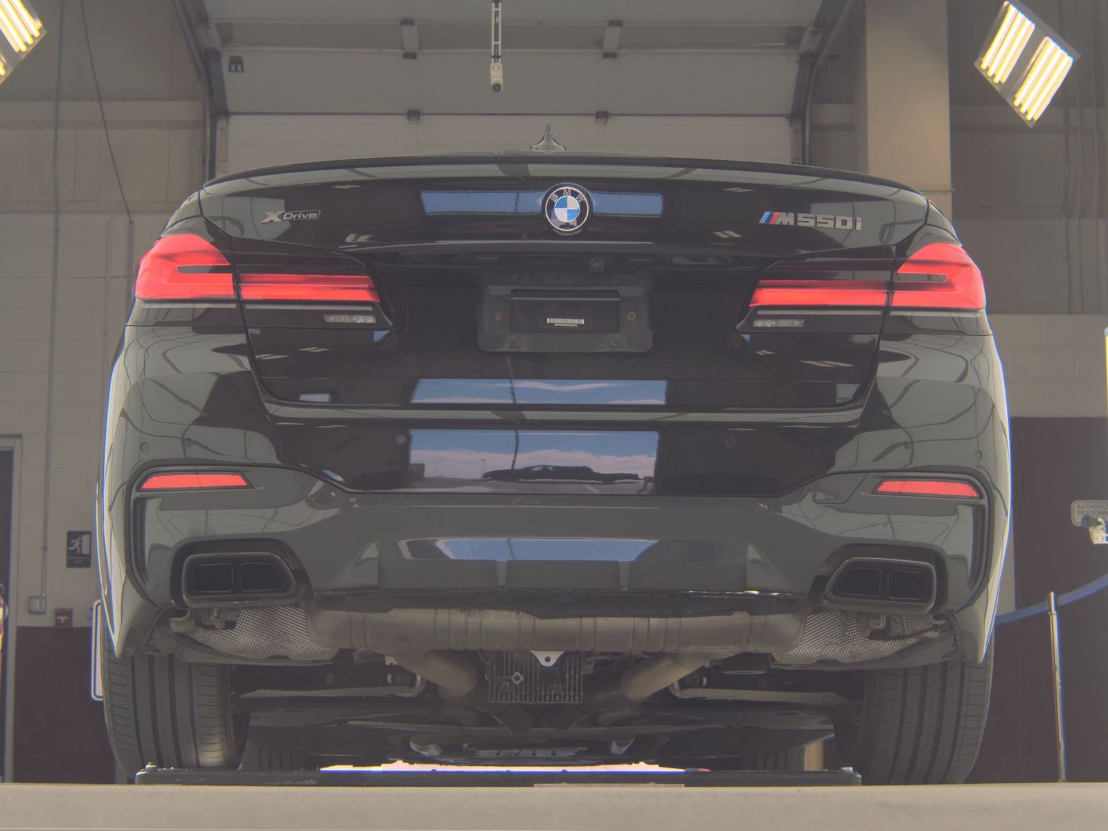 2023 BMW 5 Series M550i xDrive AWD