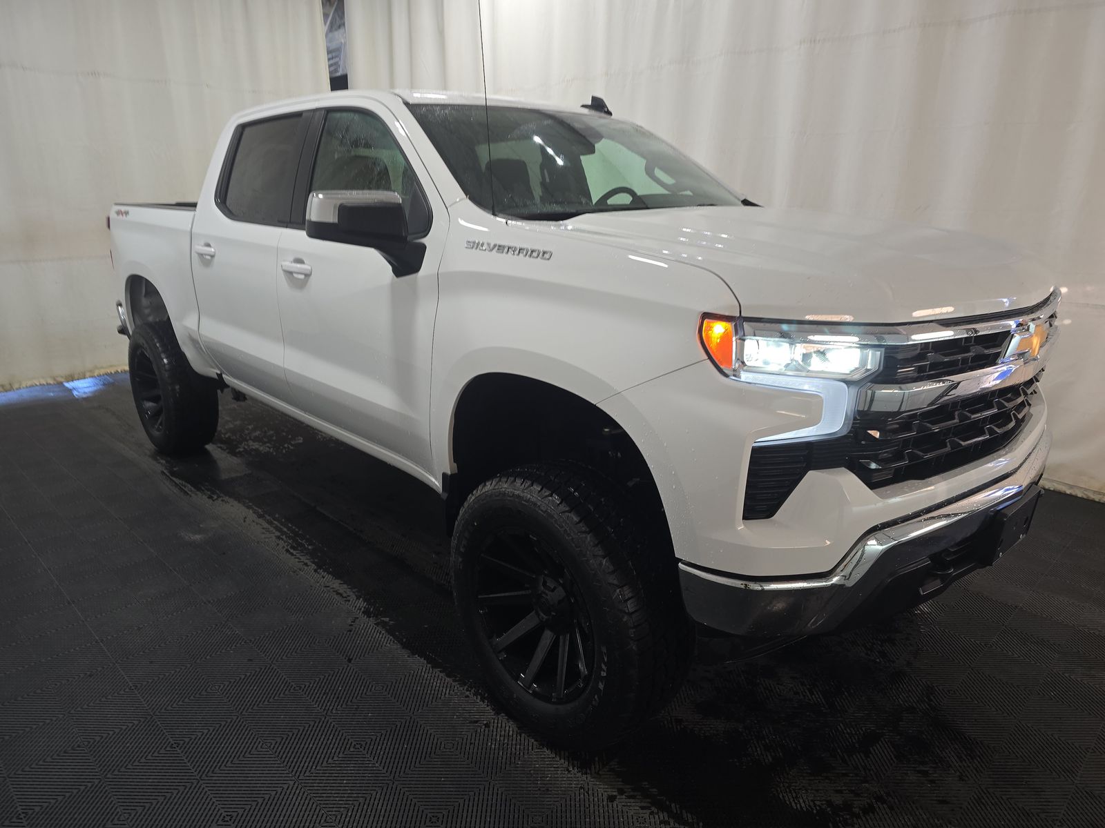 2025 Chevrolet Silverado 1500 LT AWD