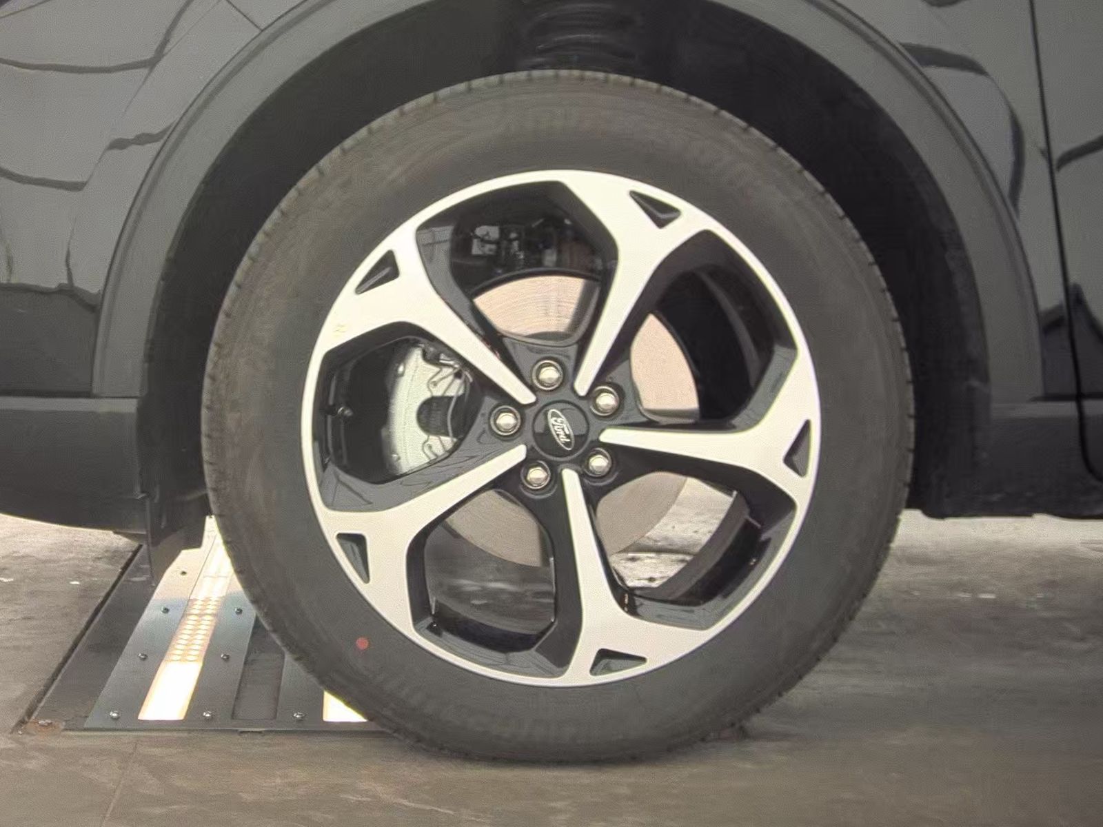 2025 Ford Escape Hybrid ST-Line Elite AWD